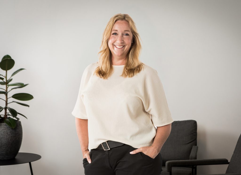 Photo of Rebecca Huselius